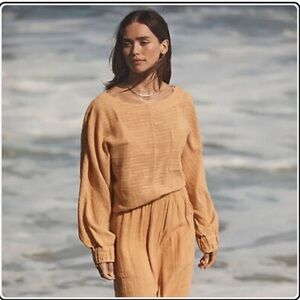 Free People Easy Weekend cropped relaxed fit long sleeve top, NWT Medium